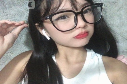 Ngày lễ tình yêu khơi gợi bạn học qua clip nồng nàn